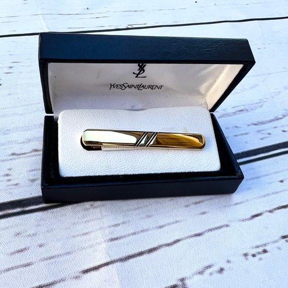 Like New Tie Clip in Vintage Yves Saint Laurent Box YSL - Picture 3 of 14
